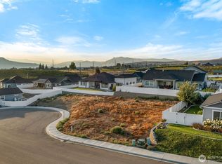2571 Paisley Street SE, East Wenatchee, WA