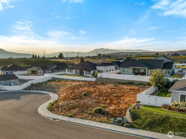 2571 Paisley Street SE, East Wenatchee, WA 98802