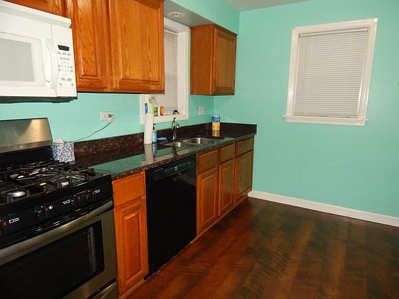 3rd image of 2706 Atlantic Ave