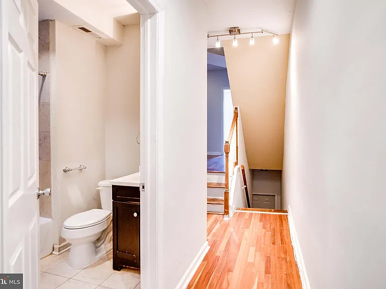 2905 W Girard Ave #2 — Photo 11
