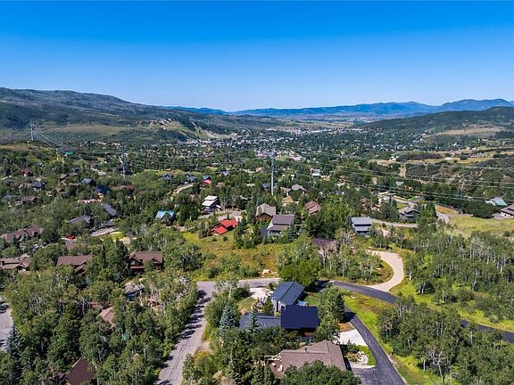 3rd image of 235 Huckleberry Lane