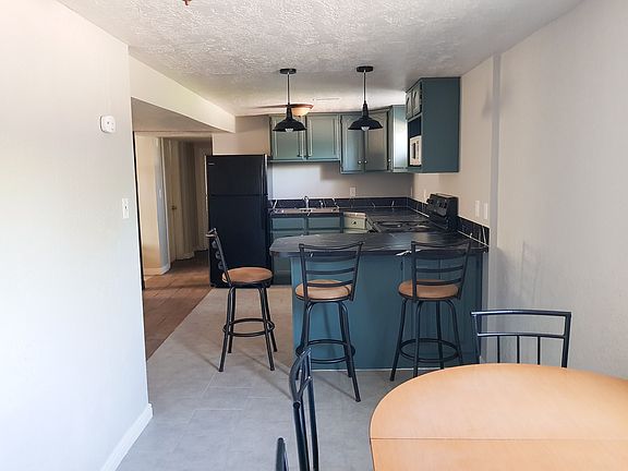 3rd image of 1465 S Navajo St
