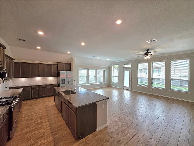 1902 Village Orchard Ln — Photo 11