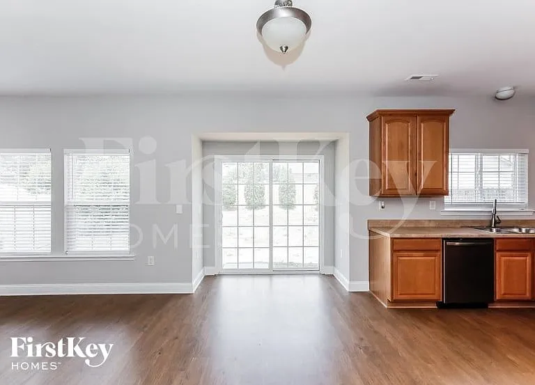 213 Lameshur Ln — Photo 5