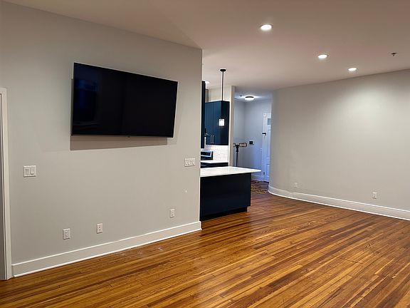 4th image of 16 S New St #C