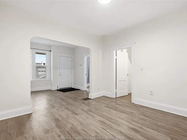 1231 Windsor Ave, Windsor, ON N8X 3L8