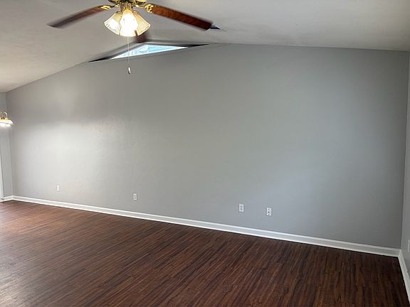 4th image of 753 Livingston Ct #753