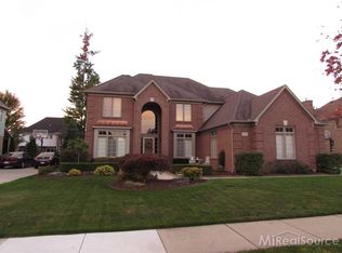 12842 Red Bud Dr, Shelby Township, MI