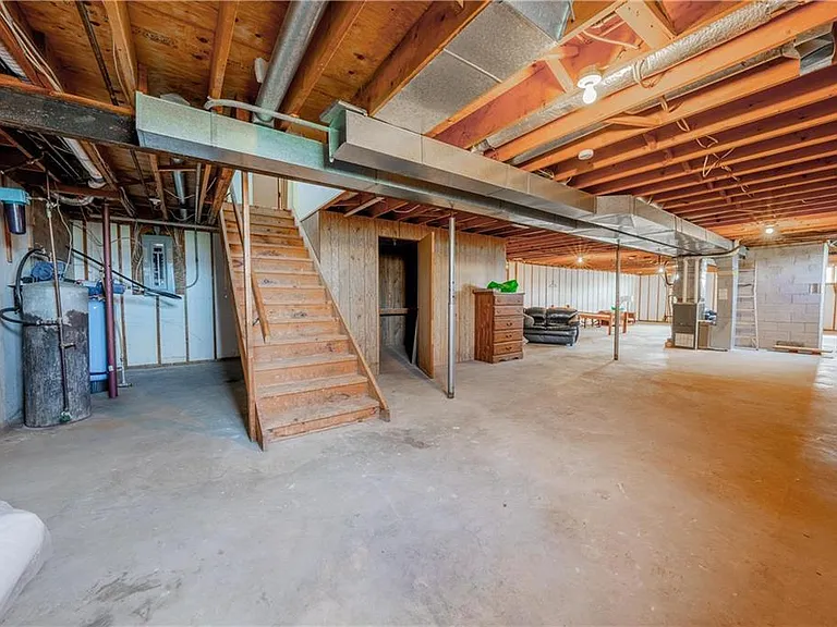5213 Governors Rd — Photo 12