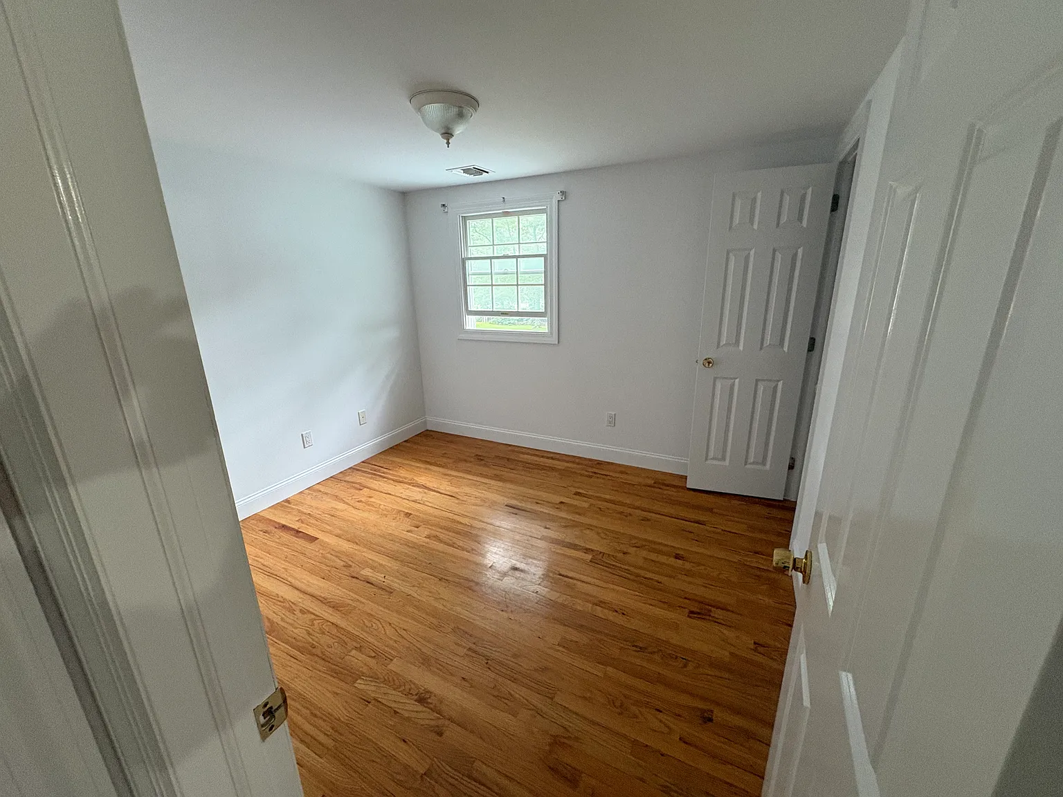2 bed, $3,200 — Photo 4