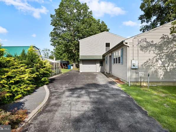 1416 15th Ave, Williamstown, NJ 08094