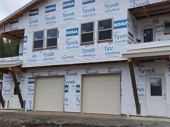 3rd image of 2261 McTavish Rd