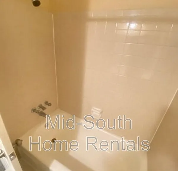 4457 Walden Glen Cv — Photo 17