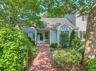 203 Dunrobin Rd #203, Mashpee, MA 02649