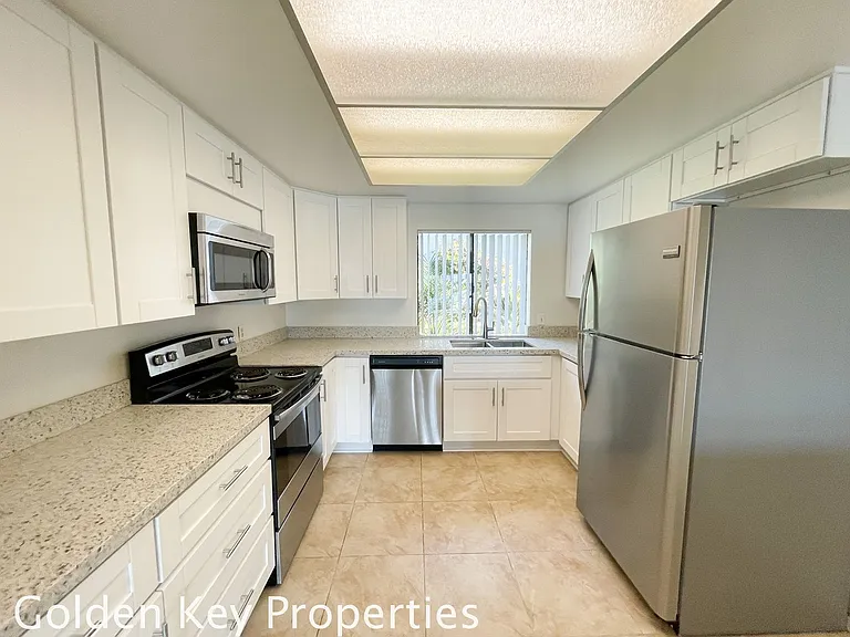 2399 Jefferson St #23 — Photo 4