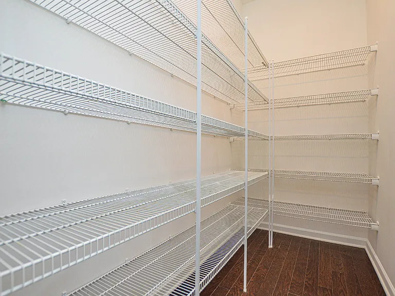 313 Annandale Dr — Photo 15