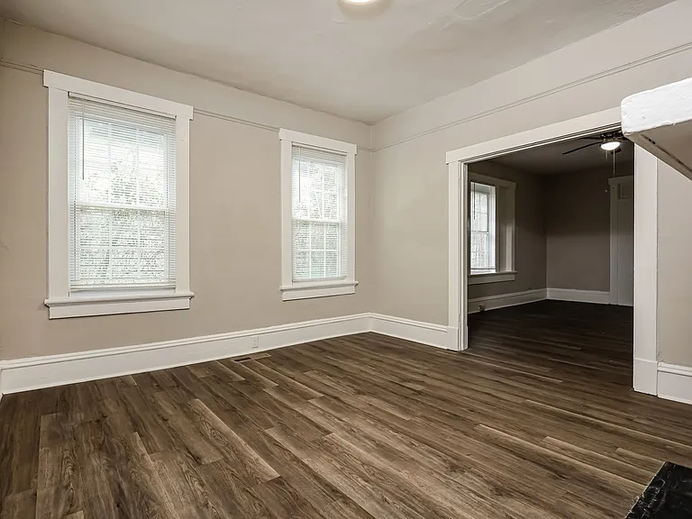 580902_019_living_room_13557257.jpg