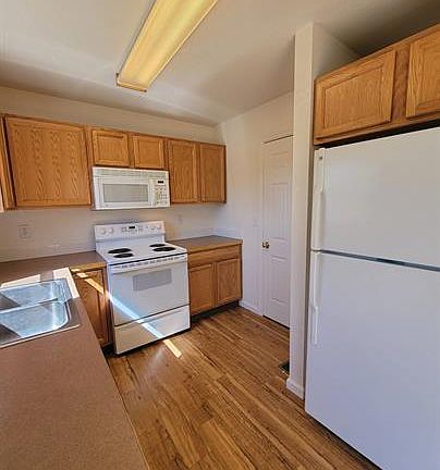 3rd image of 1751 Rowan Ln #1