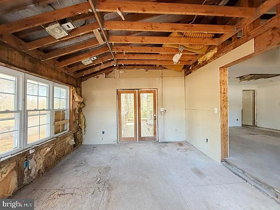 8th image of 1709 Emerson Ave