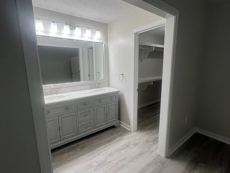 430 Lee St — Photo 21