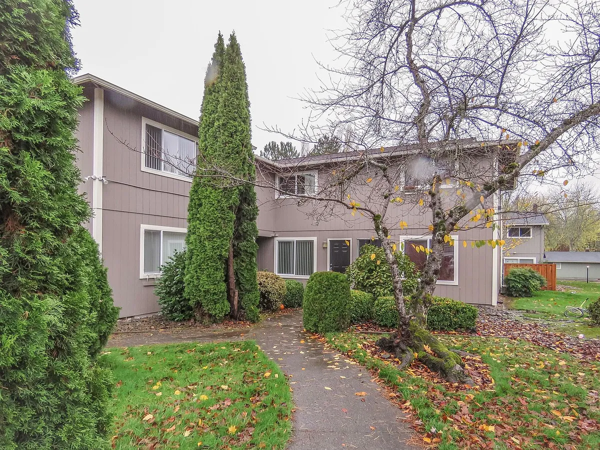 Building Photo - 17300 SW Merlo Rd