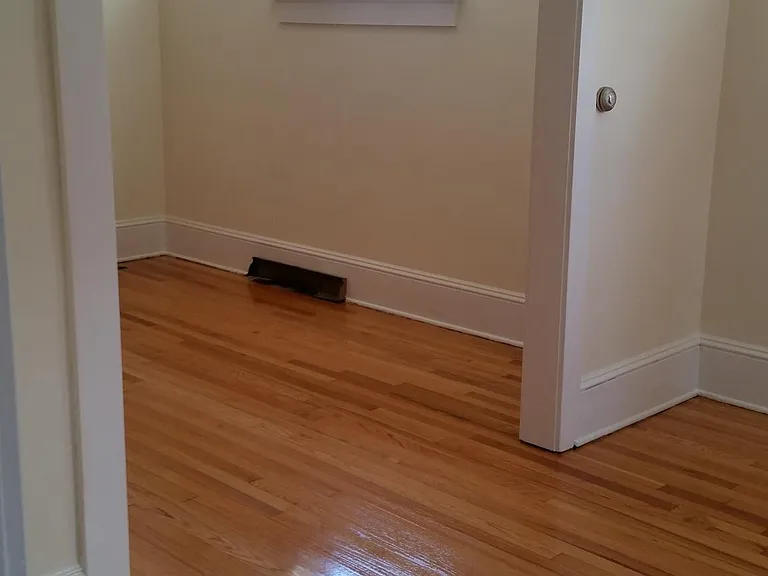 660 Downing Ct — Photo 2