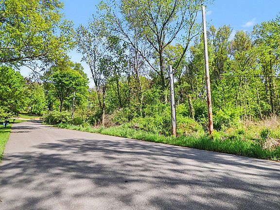 2nd image of 7966 Dianne Dr
