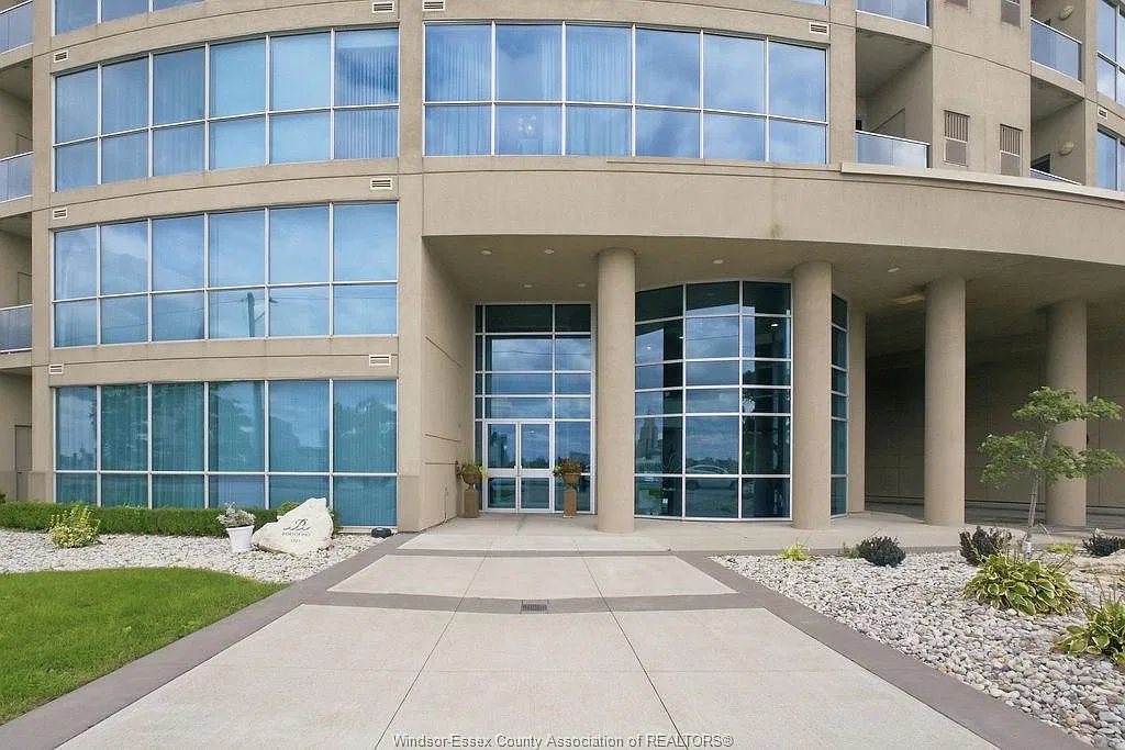 2 bed, 2.0 bath, $2,800 — Photo 2
