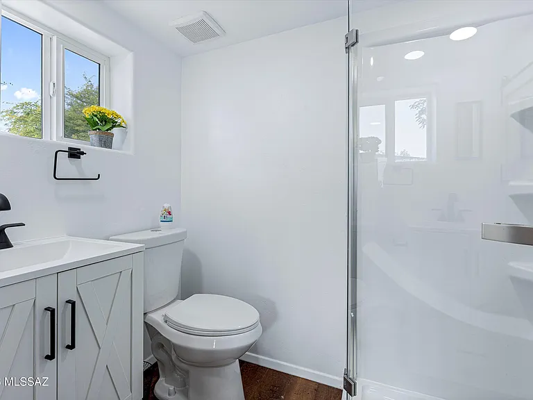 212 S Avenue C — Photo 21