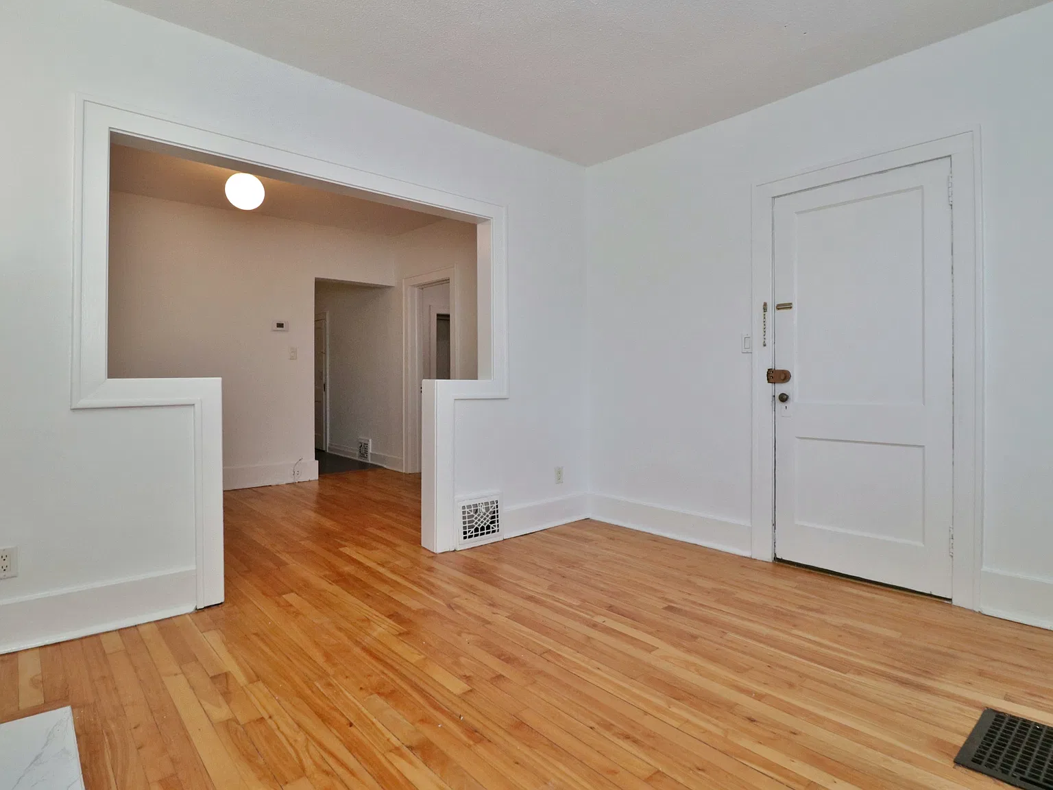 52 Pinehurst Avenue — Photo 3