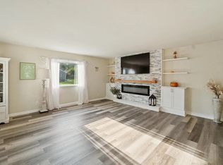 1954 Wisteria Rd, Rockford, IL 61107