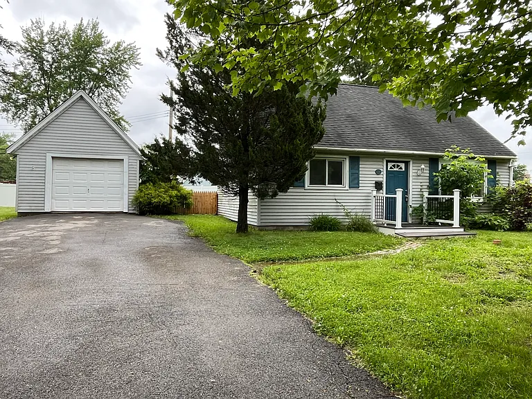 17 Charles Rd — Photo 1