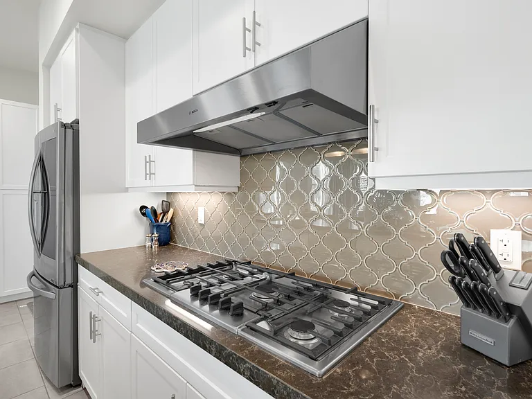2402 Retreat Cir — Photo 36