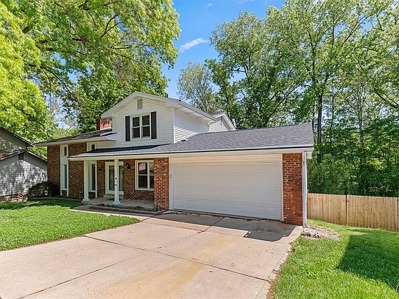 2nd image of 431 Madewood Ln