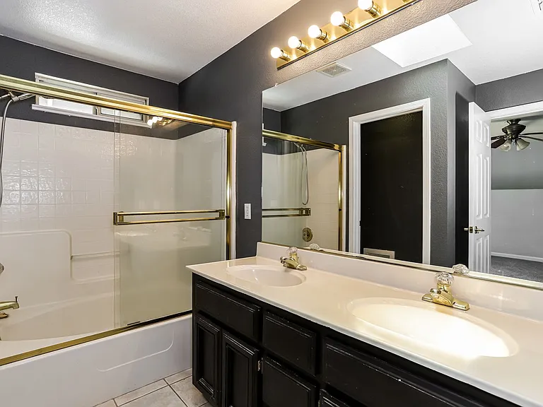 6512 Brockenhurst Dr — Photo 11