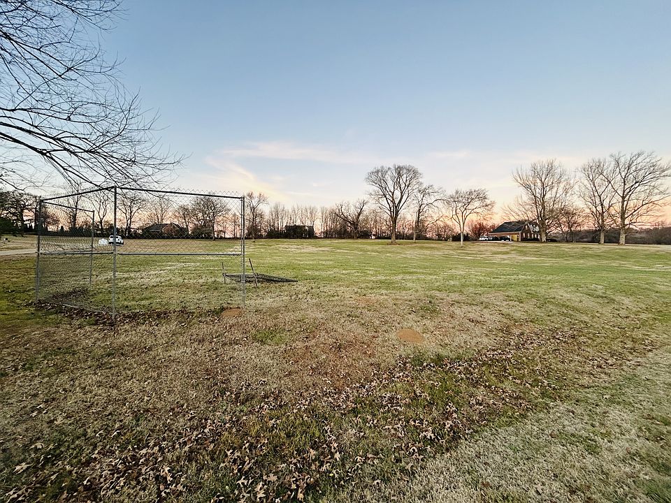 1st image of 1 Sugar Tree Rd
