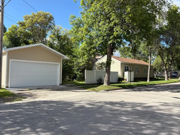 701 7th St, International Falls, MN 56649