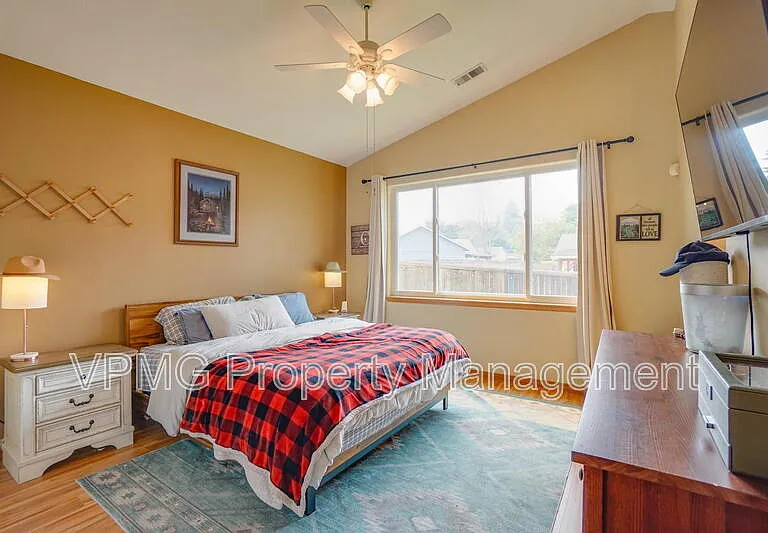 1204 NE 89th Ave — Photo 27