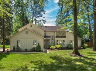 32353 Orchard Park Dr, Avon Lake, OH