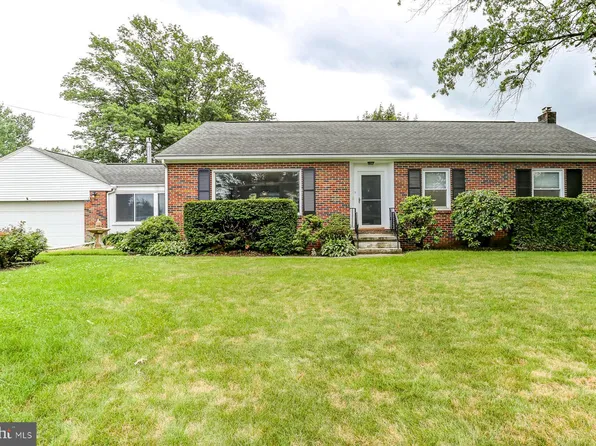 518 E Winding Hill Rd, Mechanicsburg, PA 17055