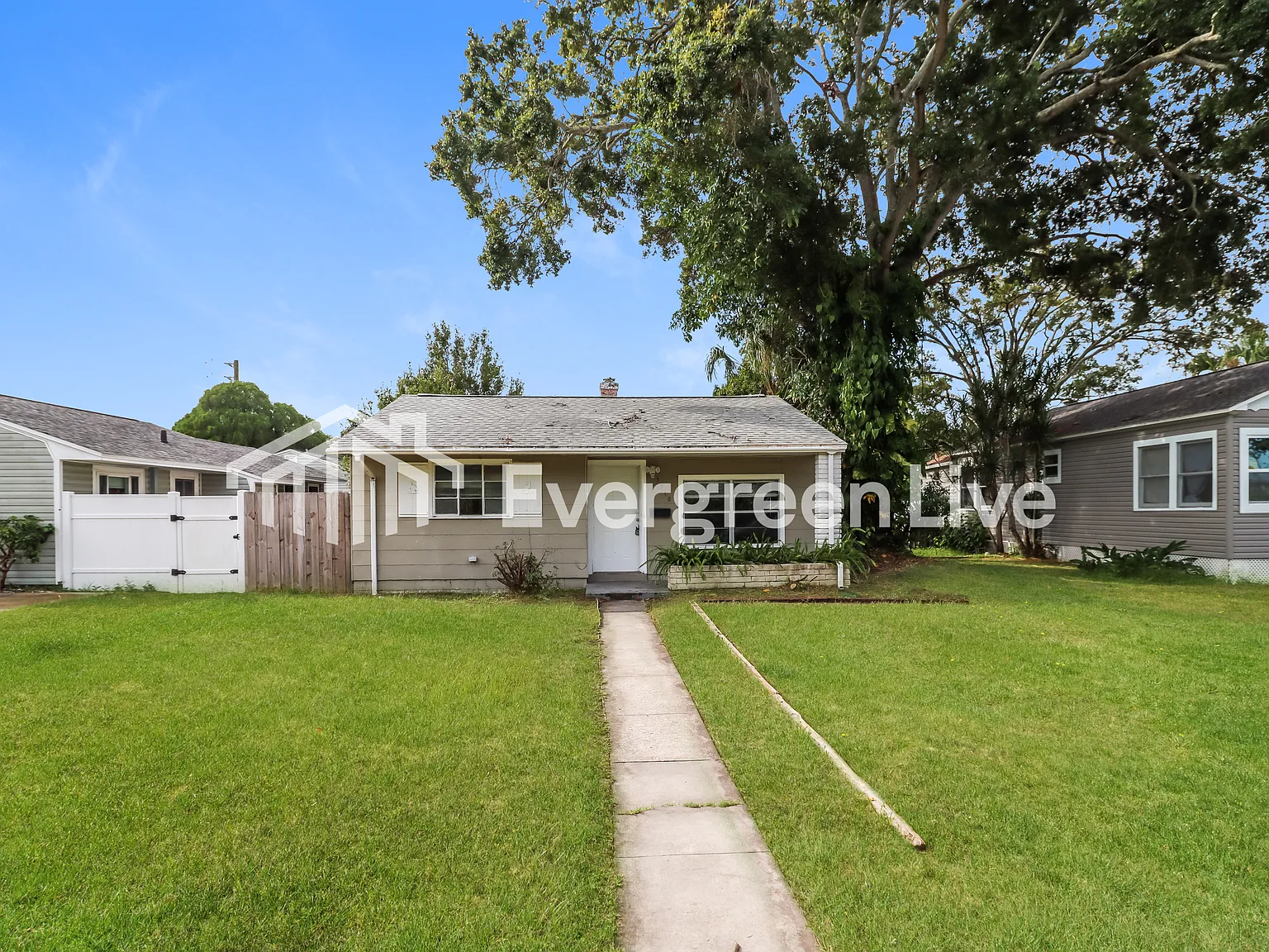 3 bed, 2.0 bath, 821 sqft, $1,545 — Photo 4