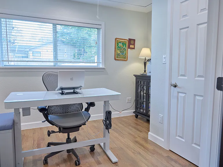 10211 Hazelhurst Dr — Photo 13