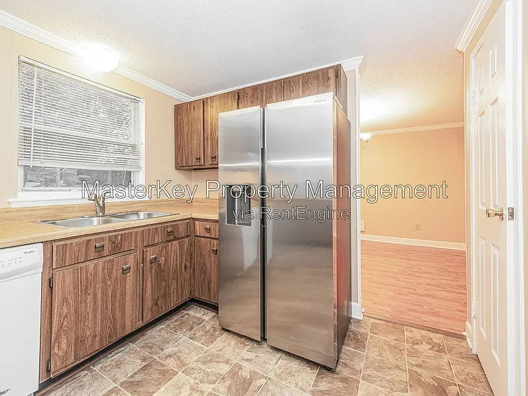 104 Castle Bay Ct — Photo 4