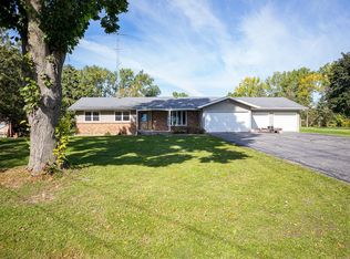 6265 Black Wolf Point Rd, Oshkosh, WI 54902