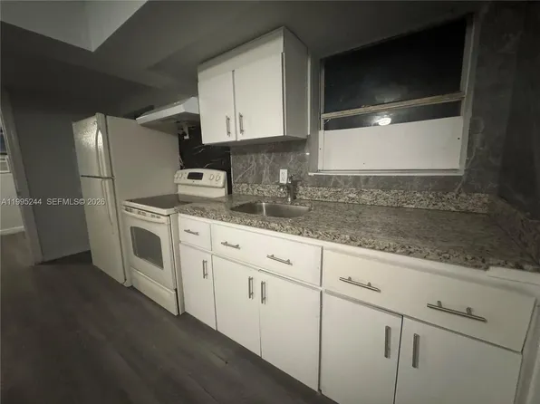 7802 NW 8th Ave #5, Miami, FL 33150