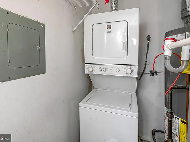 56 Barberry Ct — Photo 13