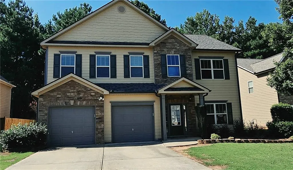 4 bed, 3.0 bath, 2616 sqft, $2,750 — Photo 1