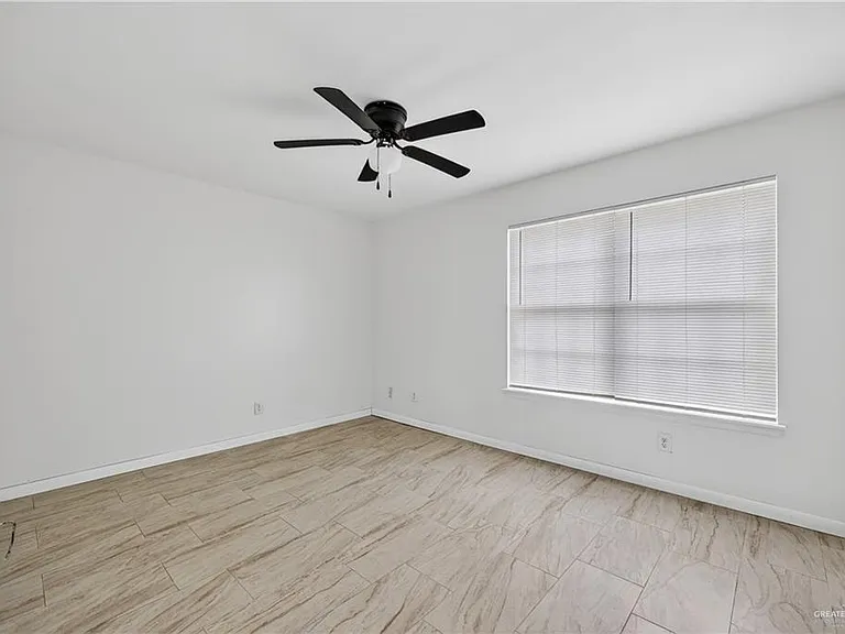 1729 W Jefferson St — Photo 9
