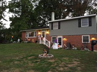1484 Harris Ln, Warminster, PA 18974