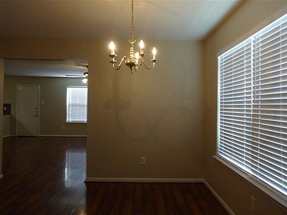 5th image of 20607 Rainport Cir
